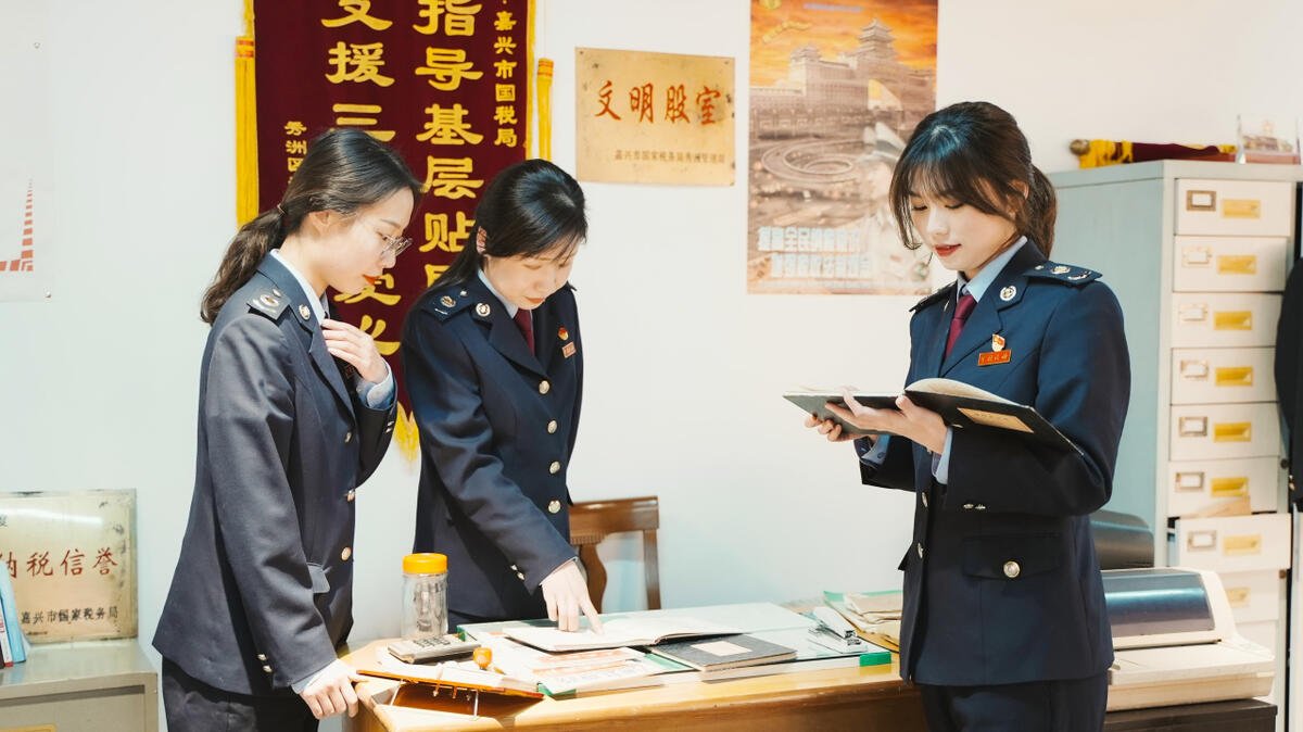 1160109599.jpg 1160109599.jpg