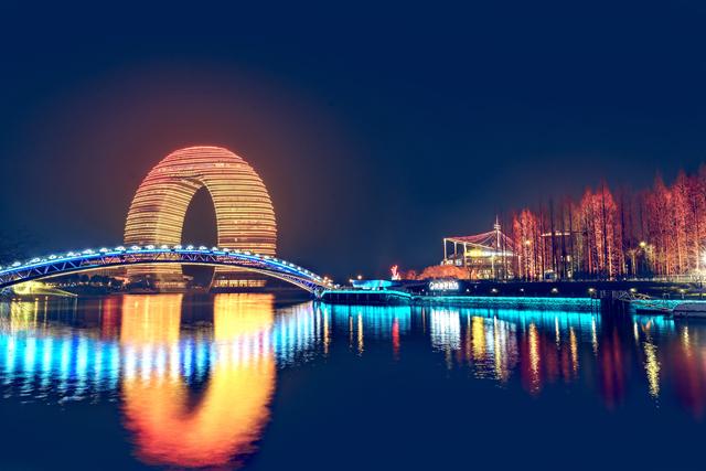 湖州太湖旅游度假区夜景(图片来源于视觉中国 )