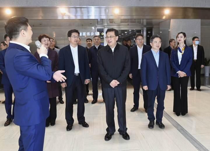 袁家军在萧山和绍兴调研:以数字化改革引领现代化先行