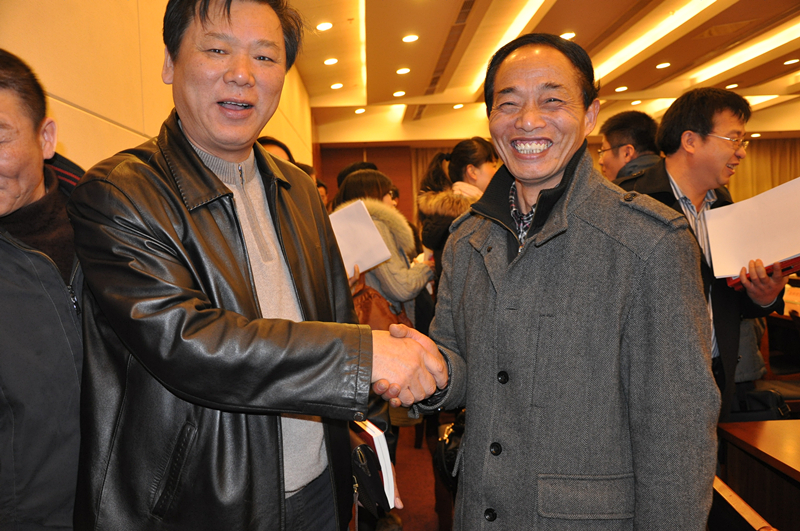 派驻“党务红领”与两新组织党组织负责人对接_副本.jpg