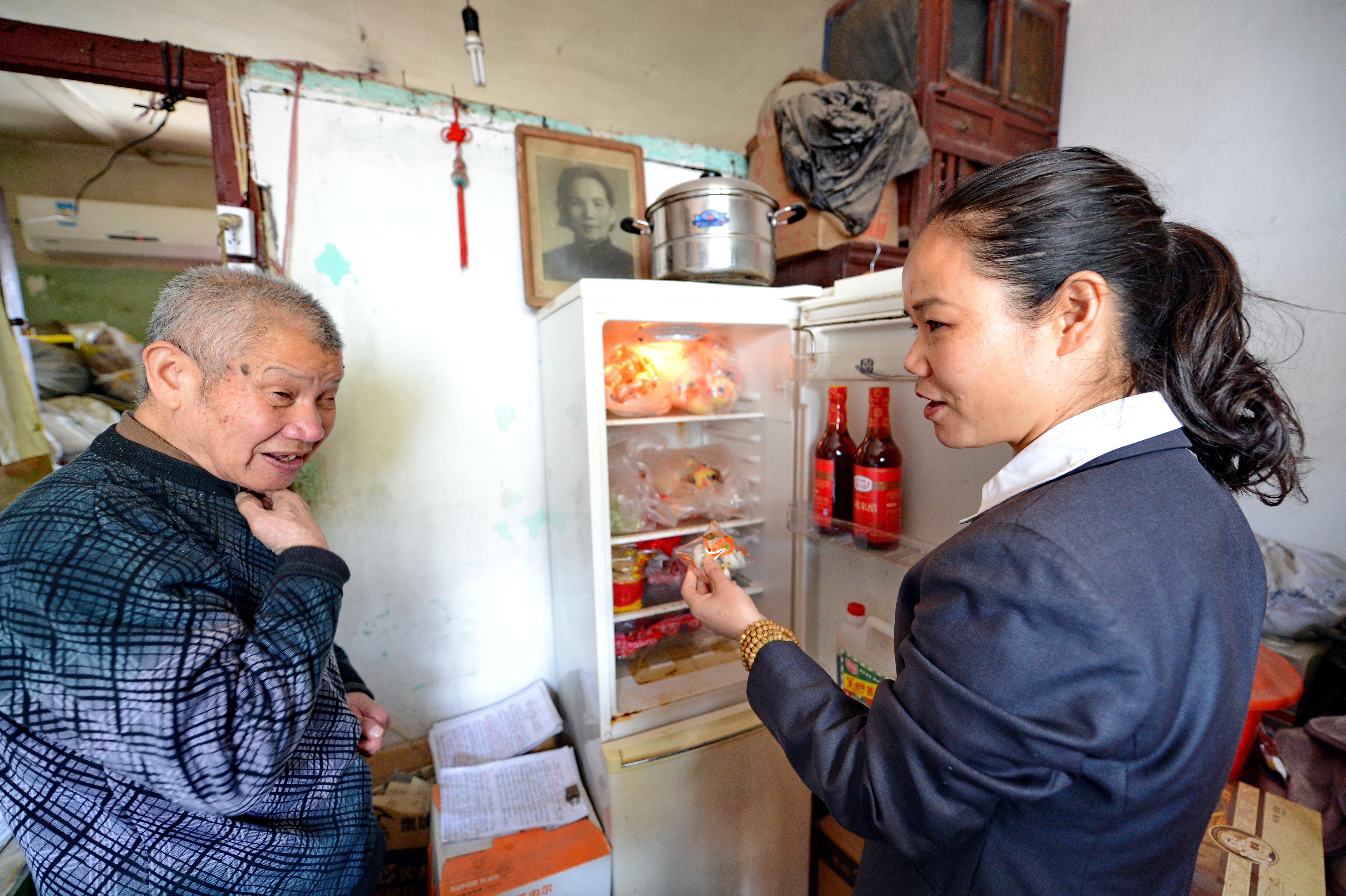 郑鸳鸯2.jpg